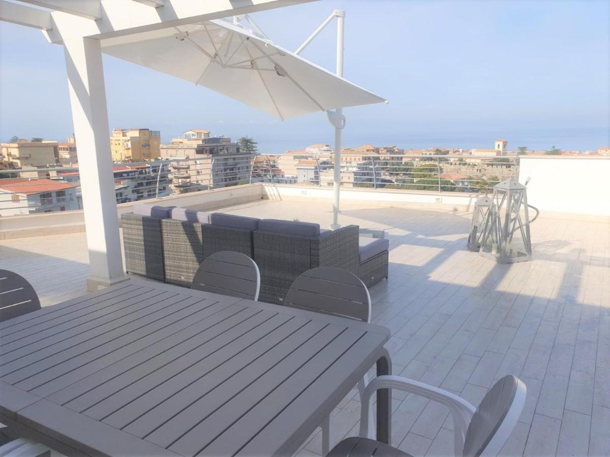 Ferienwohnung Sapphire Penthouse Tropea Exterior foto